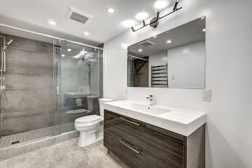Luxury bathroom remodel by Naybur Contracting in Vancouver